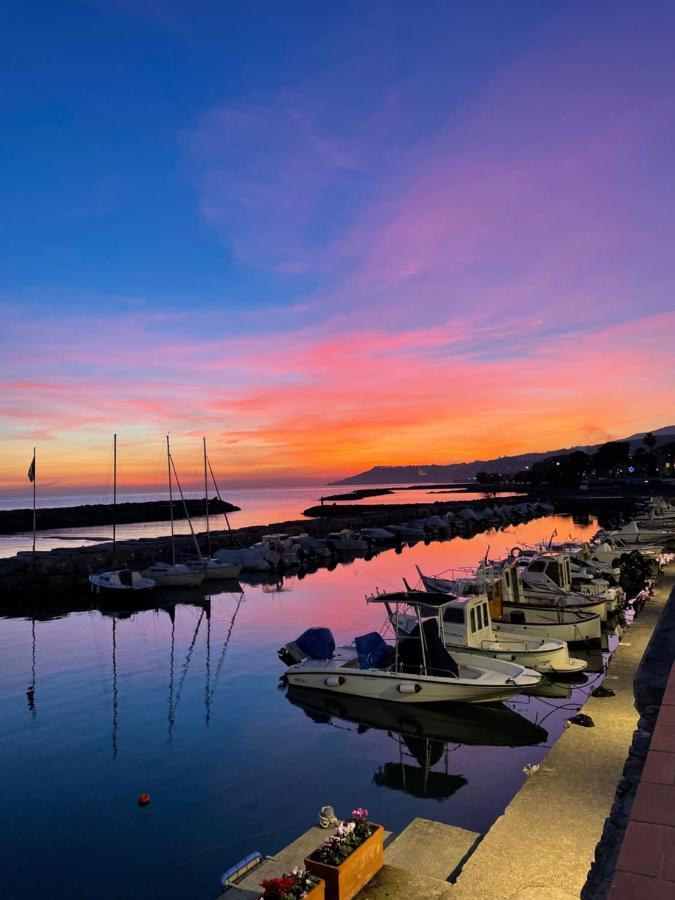 Bistrot Del Mare Apartment Santo Stefano al Mare Bagian luar foto