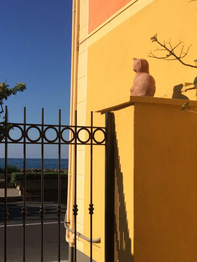 Bistrot Del Mare Apartment Santo Stefano al Mare Bagian luar foto