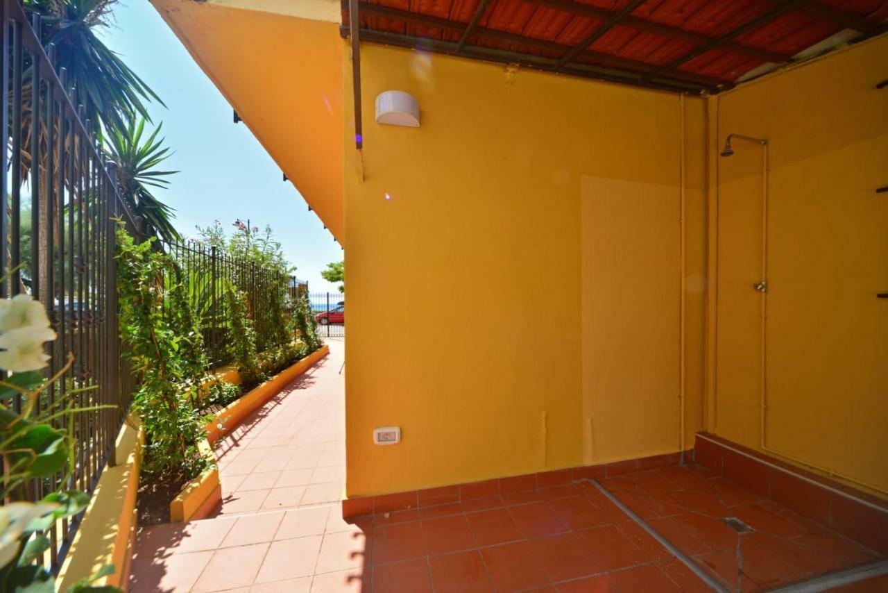 Bistrot Del Mare Apartment Santo Stefano al Mare Bagian luar foto